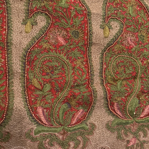 Crepe De Chine Silk Saree - Picture 2 of 3